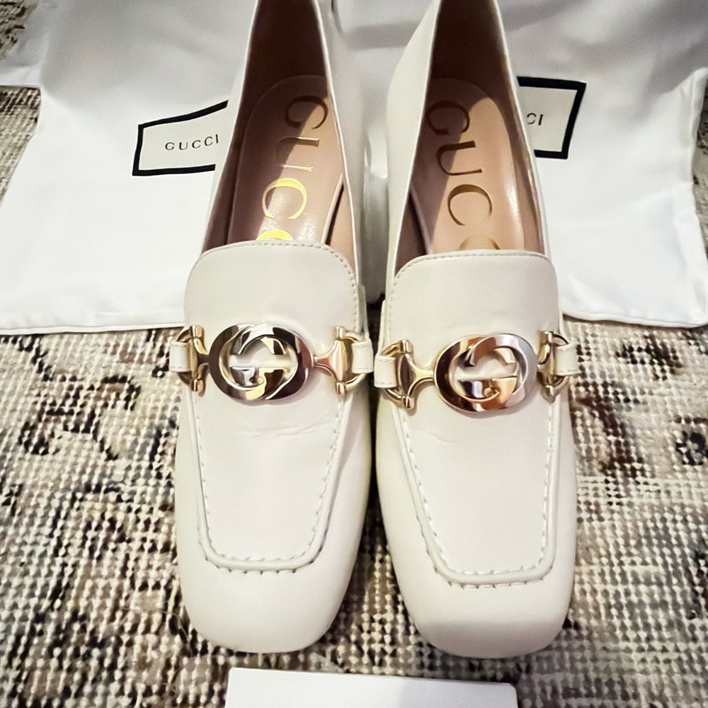 Gucci Cream kitten heels with Gold and silver Hardware